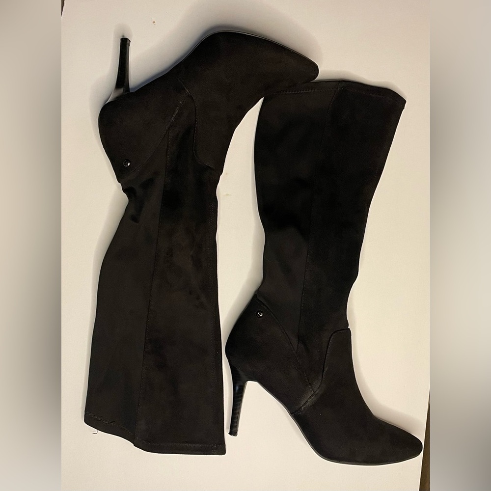 Simply Vera Wang black boots size 8.5 Like new with comfort calf stretch
